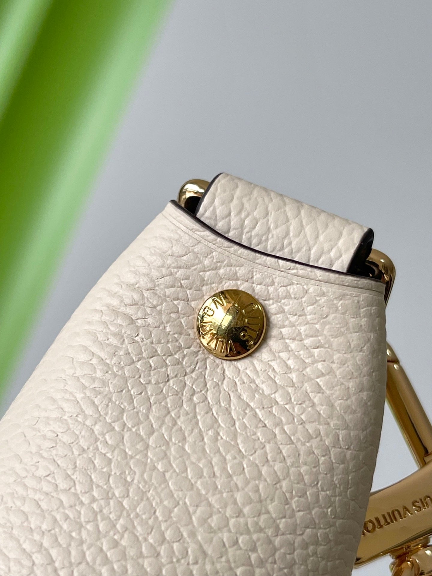 LOOP HOBO 38 CREMEMONOGRAM EMPREINTE LEATHER GOLD HARDWARE