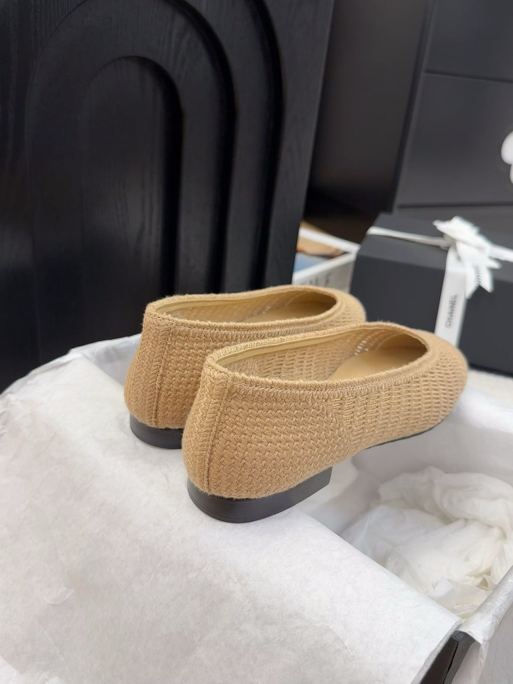 BALLERINAS IN PEANUT BROWN RAFFIA