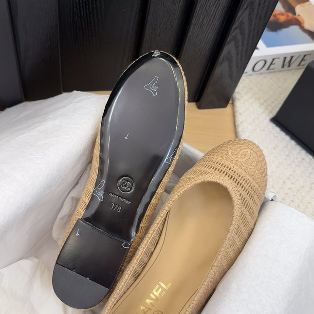 BALLERINAS IN PEANUT BROWN RAFFIA