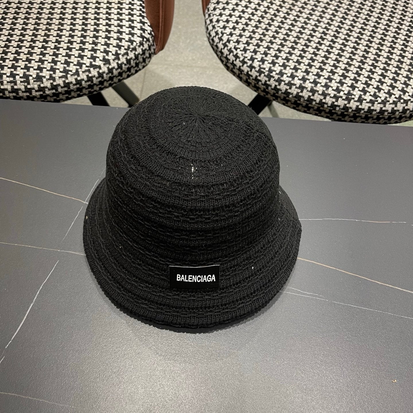 BALENCIAGA 26S BUCKET HAT STYLE 73