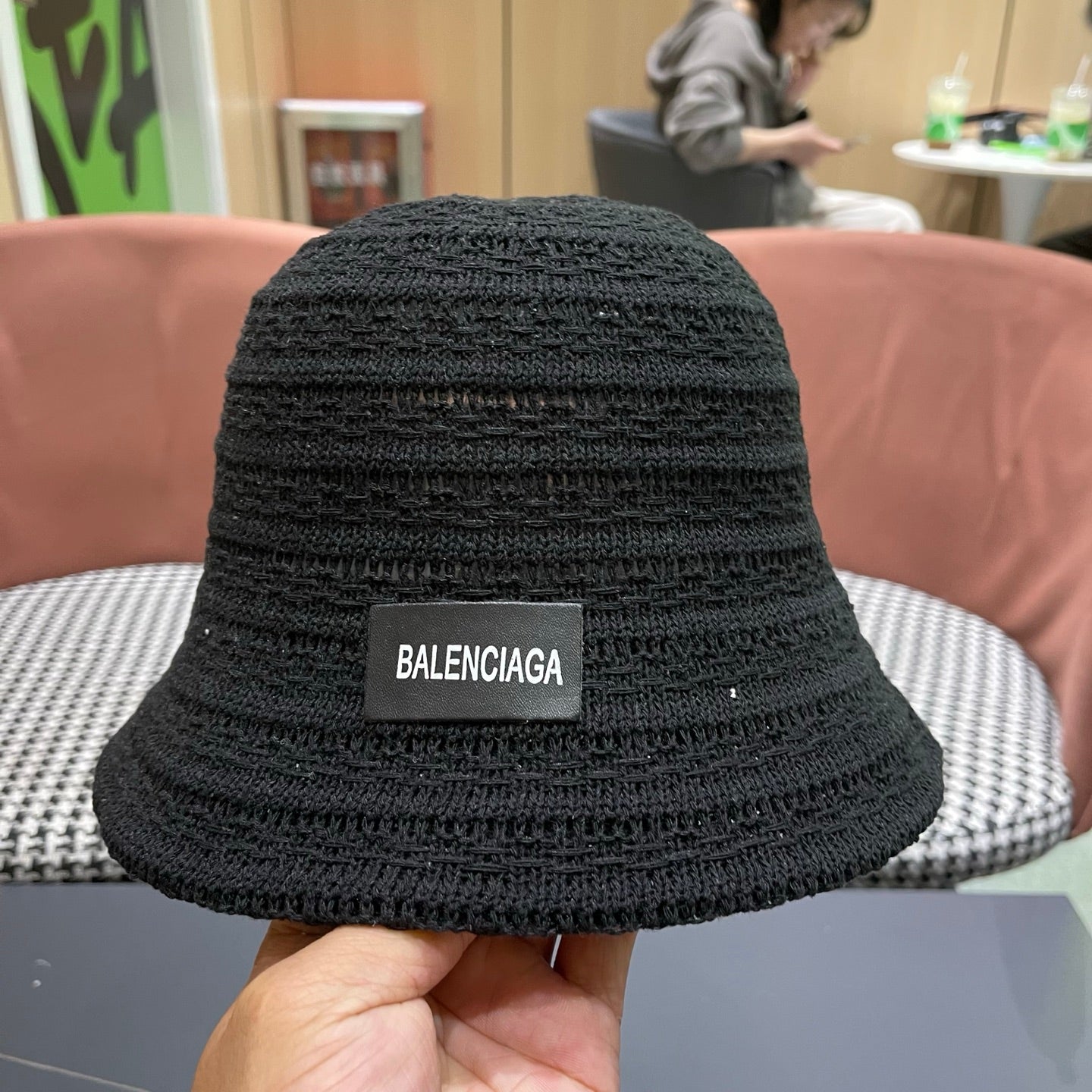 BALENCIAGA 26S BUCKET HAT STYLE 73