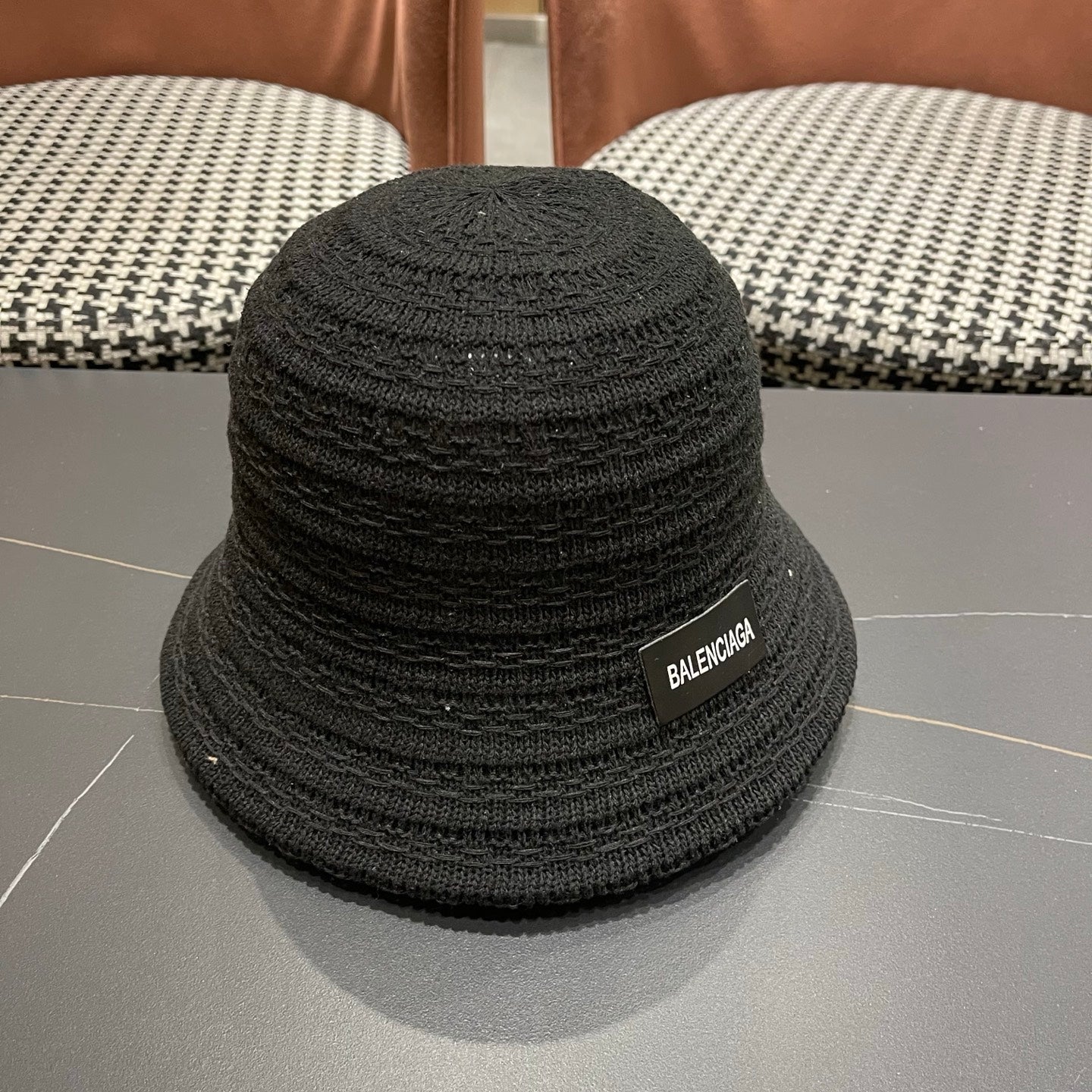 BALENCIAGA 26S BUCKET HAT STYLE 73