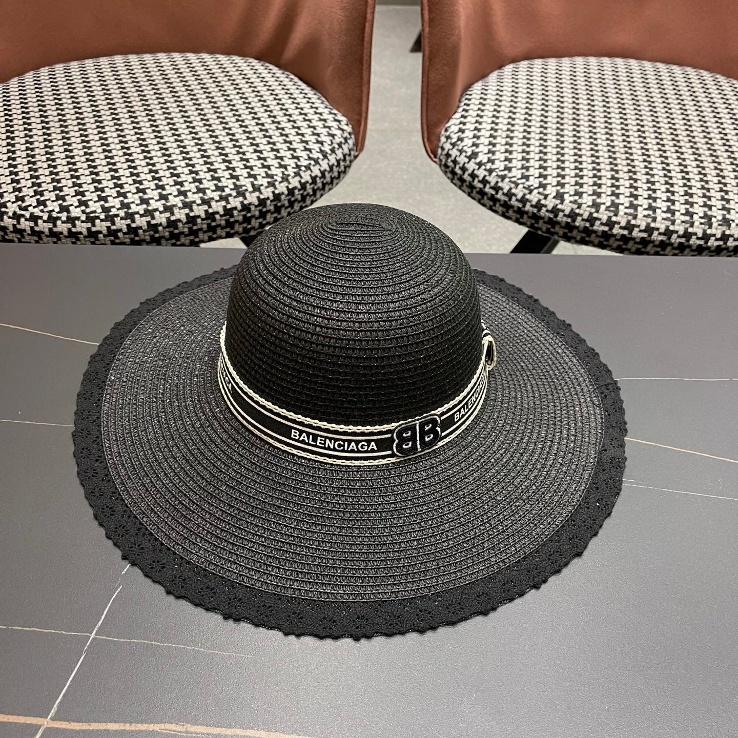 BALENCIAGA 26S WIDE-BRIMMED HAT STYLE 108