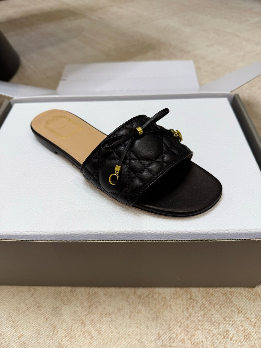 DIOR 26S DWAY CANNAGE SLIDE IN BLACK LAMBSKIN