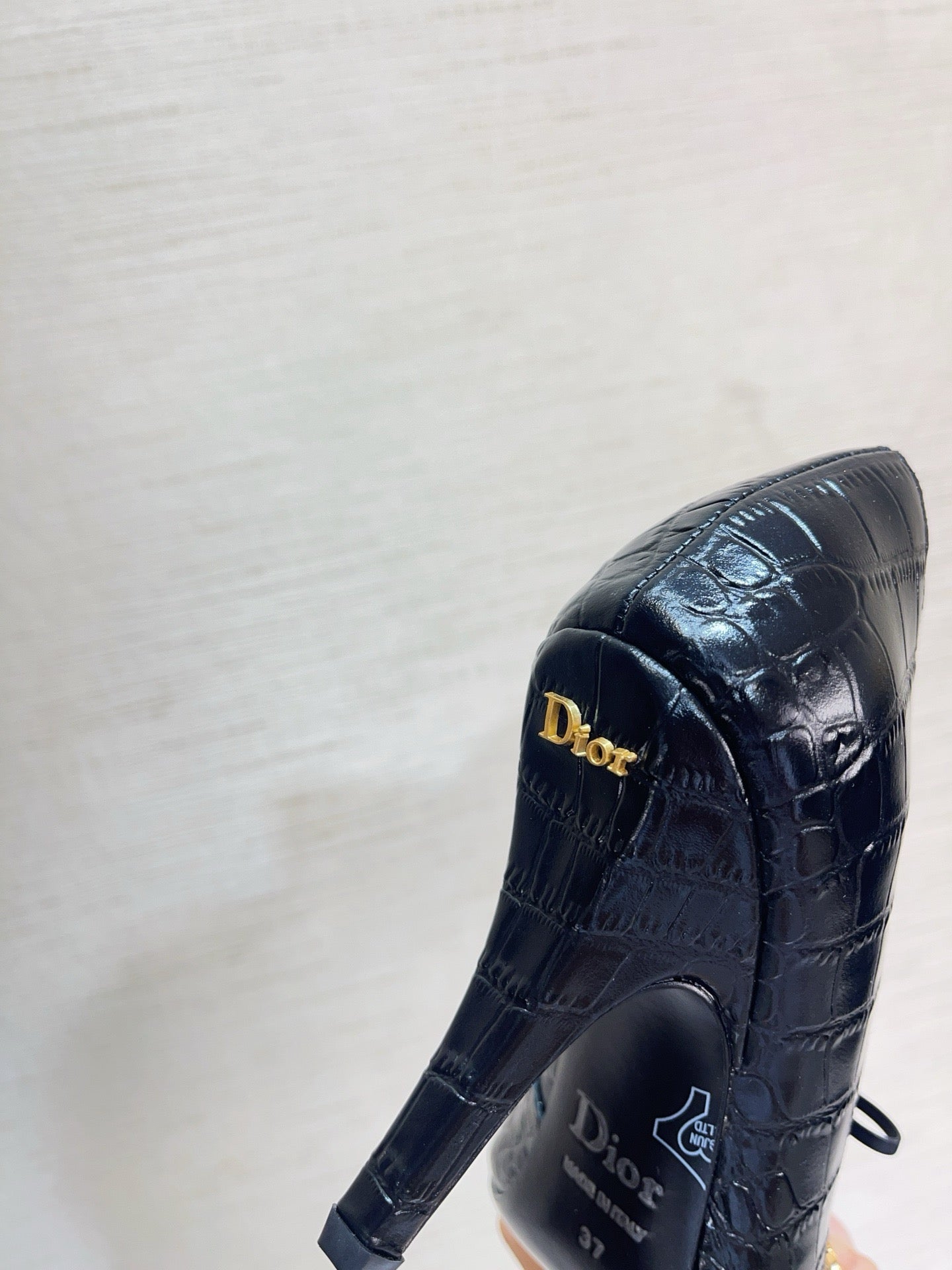 DIOR 26S HIGH HEELS IN BLACK CROC-EMBOSSED CALFSKIN WITH CHARMS