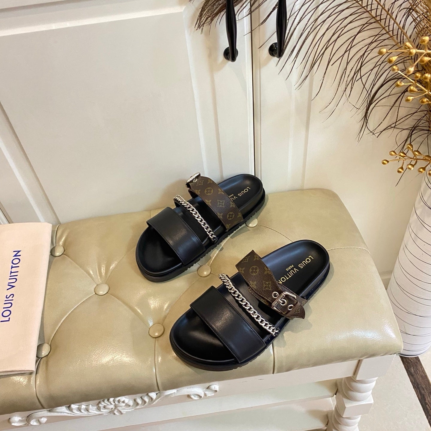 LV 26S STRAP SLIDES IN DARK BROWN CALFSKIN AND CANVAS