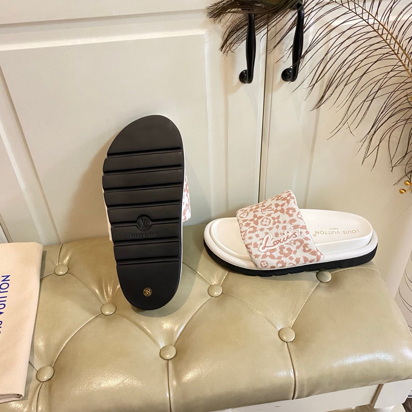 LV 26S PILLOW COMFORT MULES IN WHITE AND DUSTY ROSE CANVAS