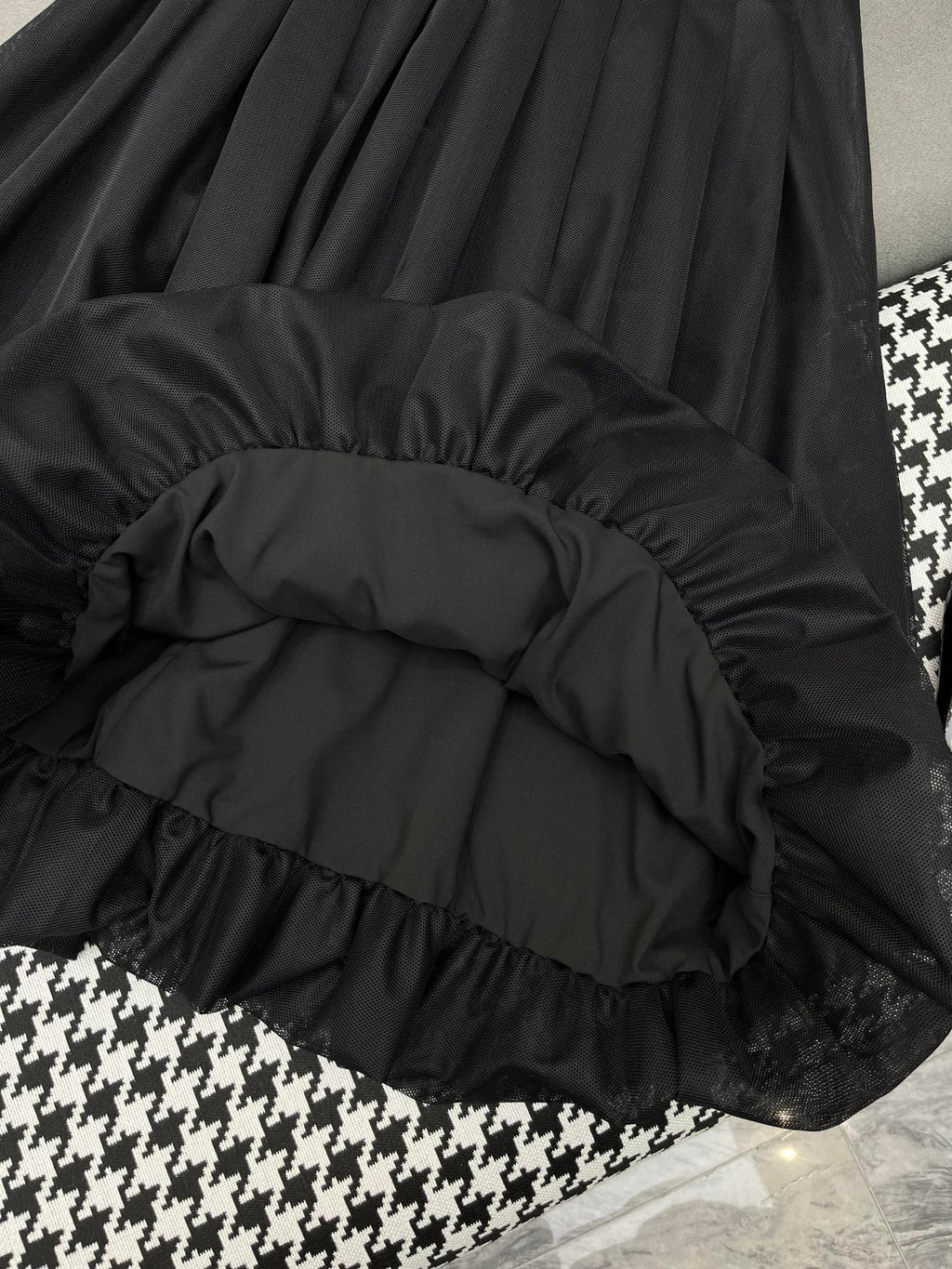 BLACK SKIRT MODEL 25S