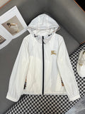 HOODED WINDBREAKER IN WHITE
