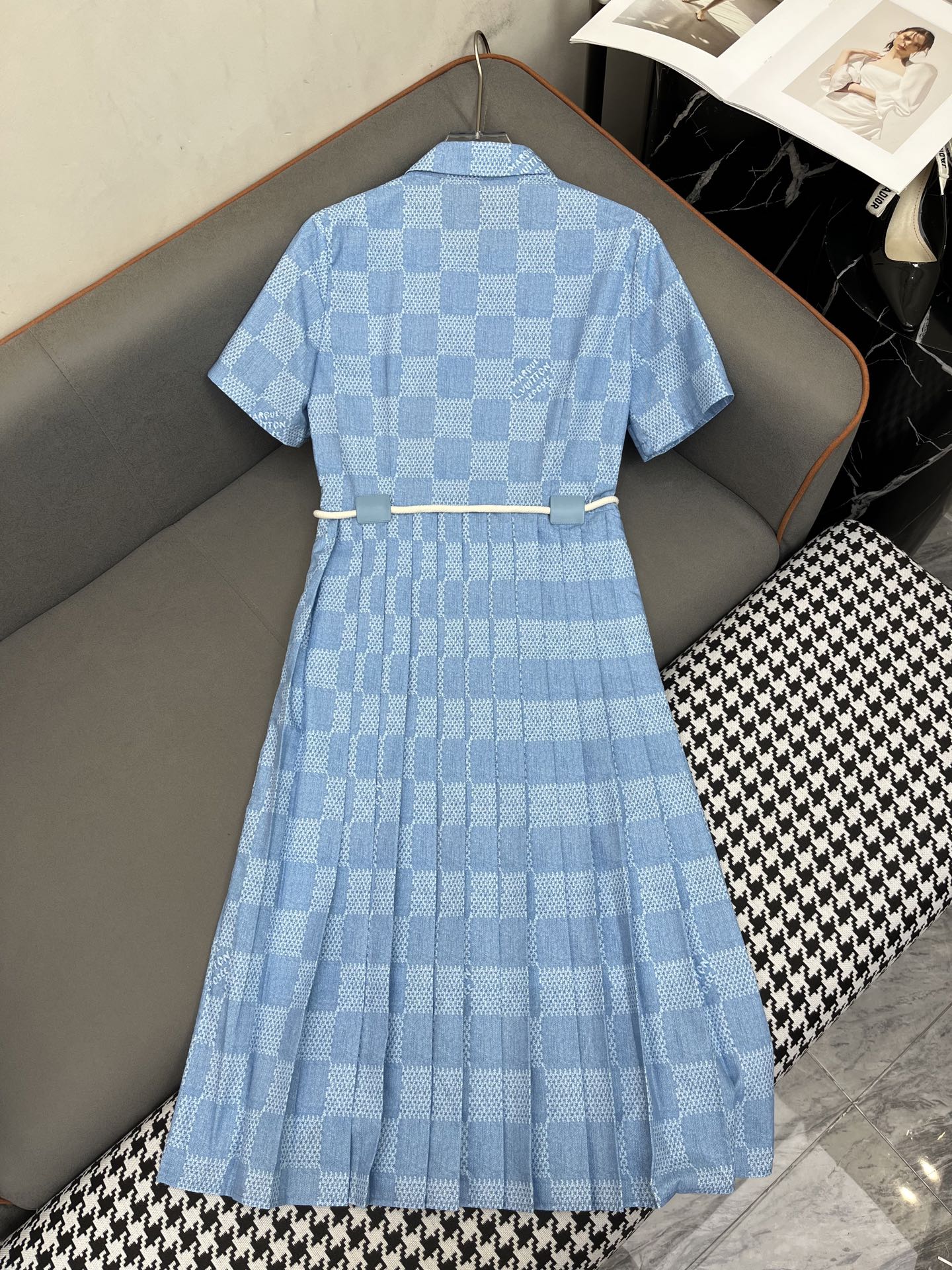 LV DRESS PLEATED HEM 25IN POLYESTER 266634