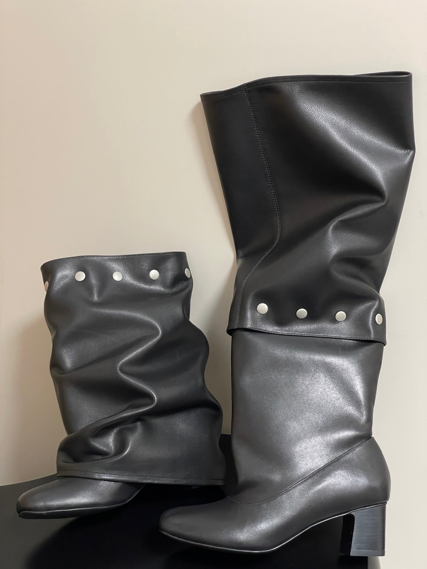 ALO 25S PALOMA WOOL TIERED BOOTS IN BLACK LAMBSKIN WITH STUD