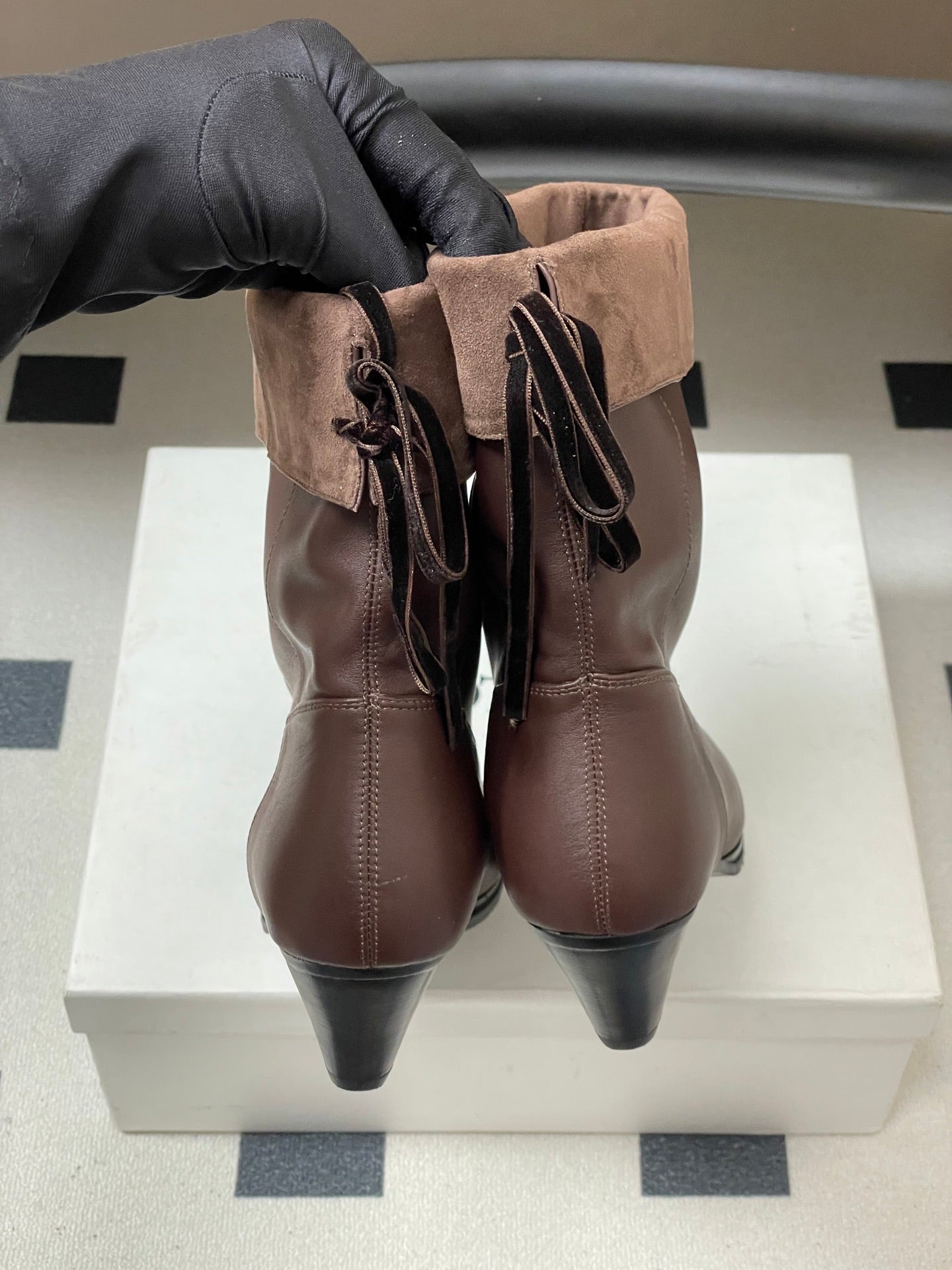 ALO 25S FOLD-OVER ANKLE BOOTS 50 MM IN DARK BROWN LAMBSKIN