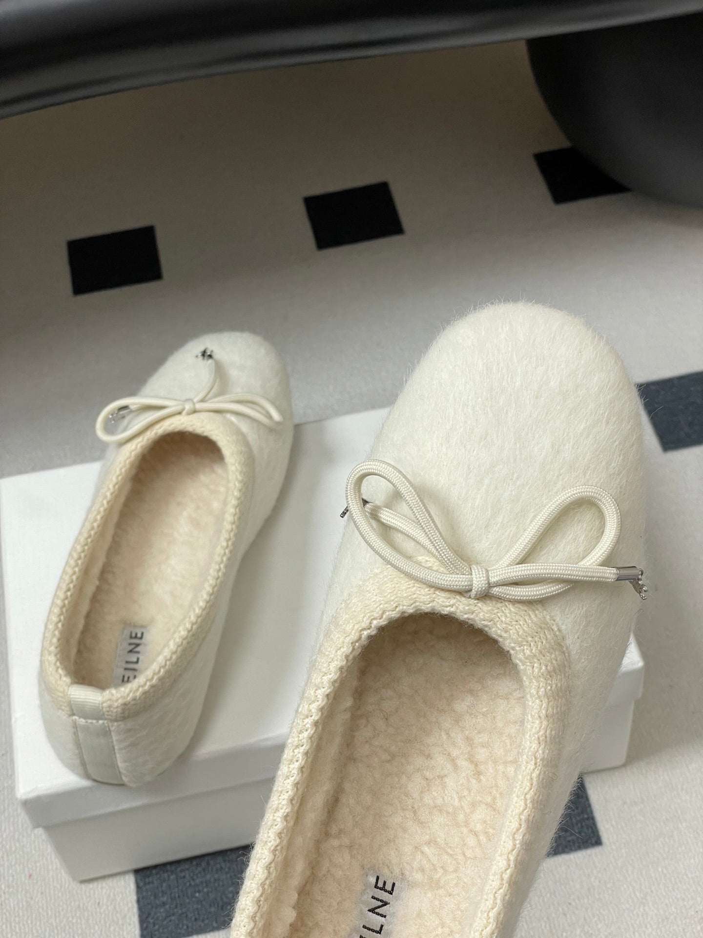 CELINE 26S BALLET FLATS IN WHITE WOOL WITH BOW STYLE 2