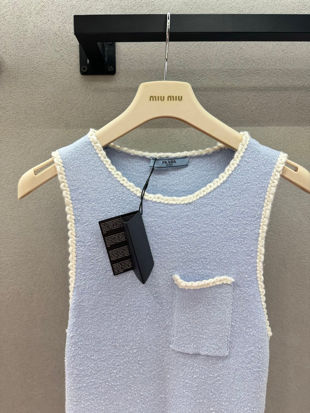 PRADA 26S SLEEVELESS SWEATER STYLE 870
