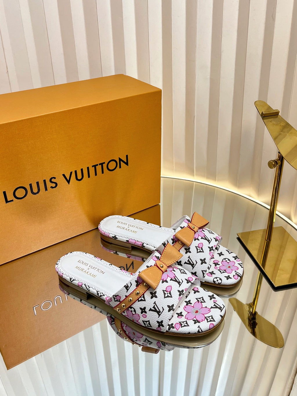 LV 26S FLAT MULES IN WHITE CALFSKIN CHERRY BLOSSOM MONOGRAM WITH BOW