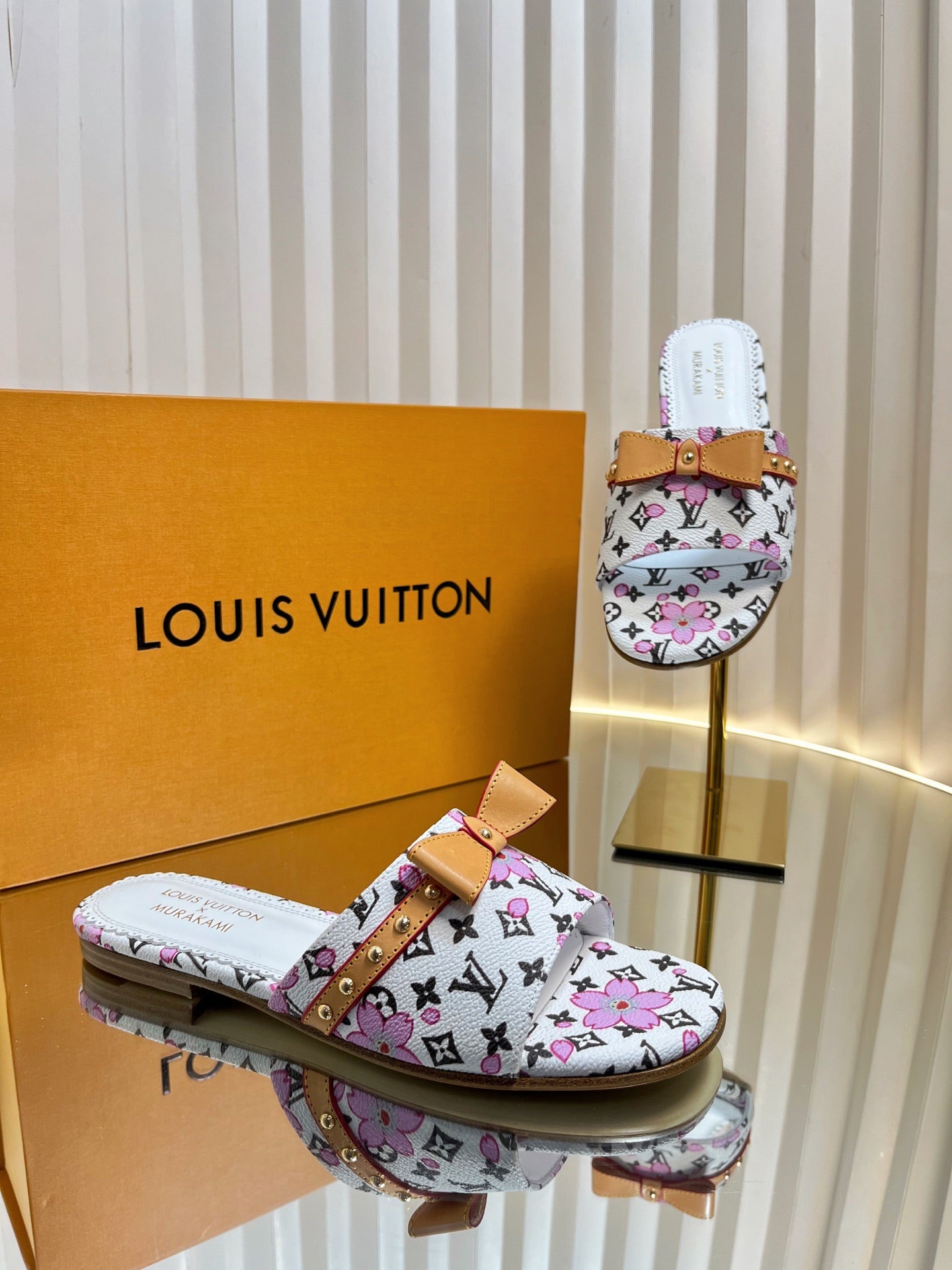 LV 26S FLAT MULES IN WHITE CALFSKIN CHERRY BLOSSOM MONOGRAM WITH BOW