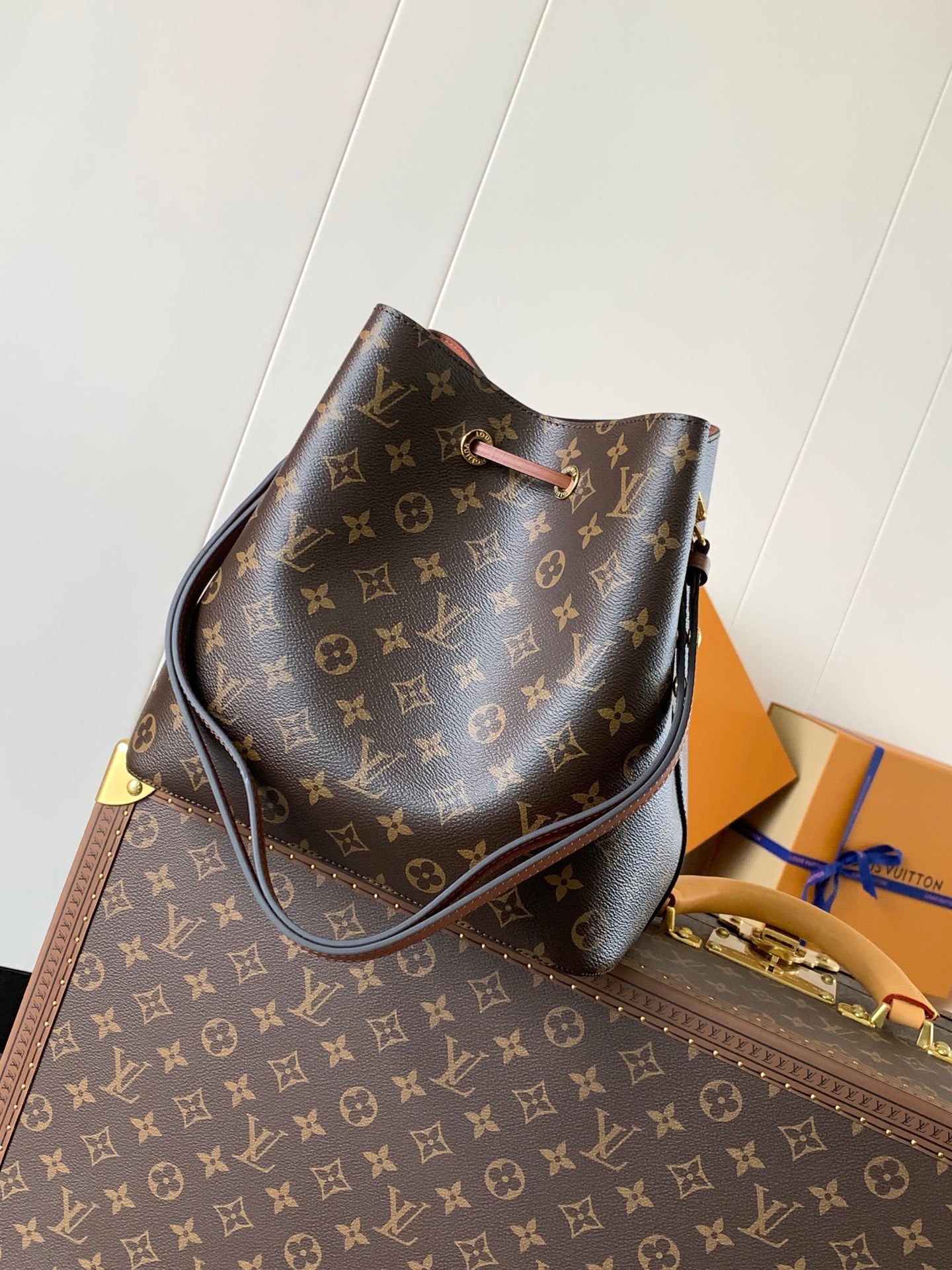LV 26S GASTON BAG 26 IN BROWN MONOGRAM CANVAS STYLE 1
