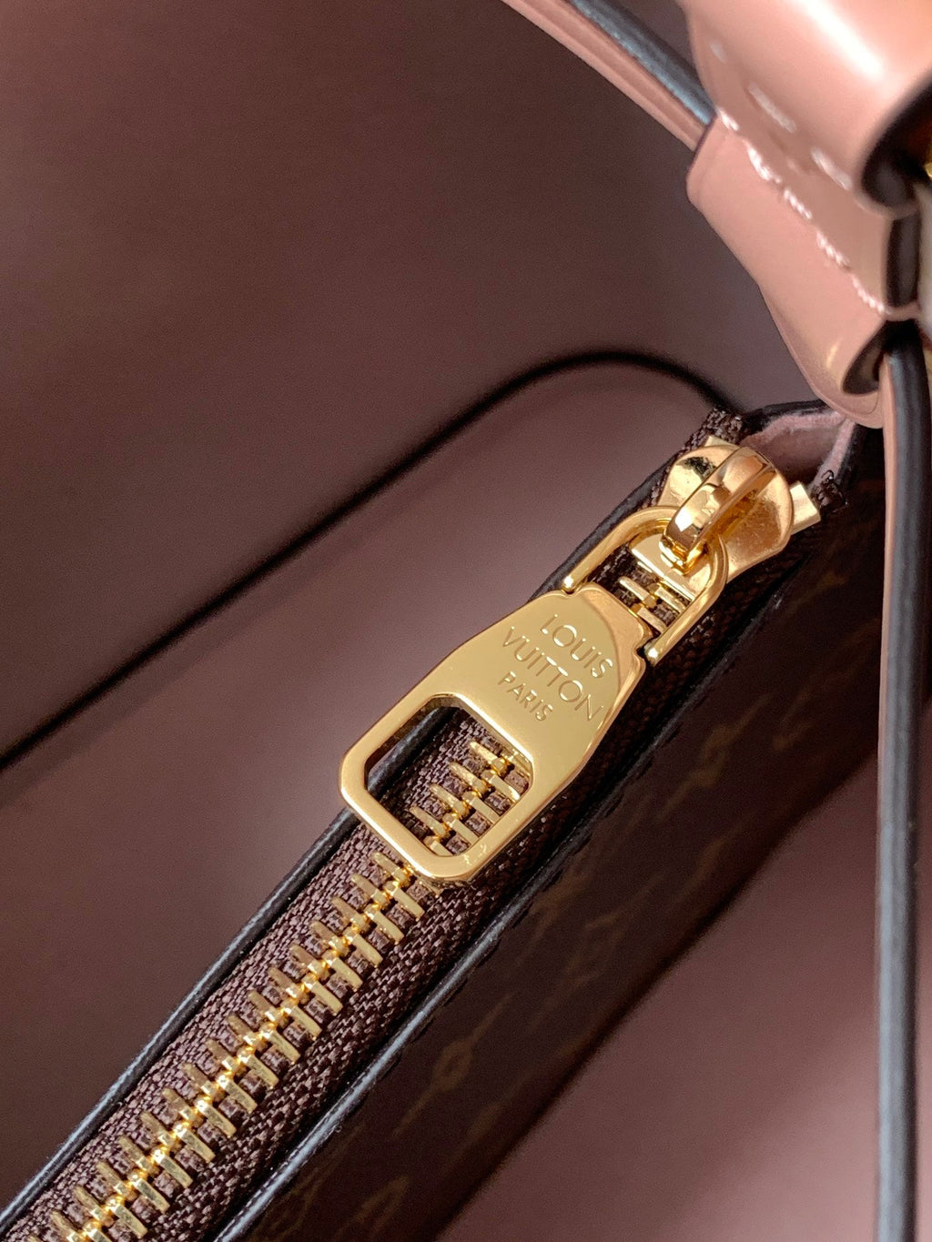 LV 26S GASTON BAG 26 IN BROWN MONOGRAM CANVAS STYLE 4