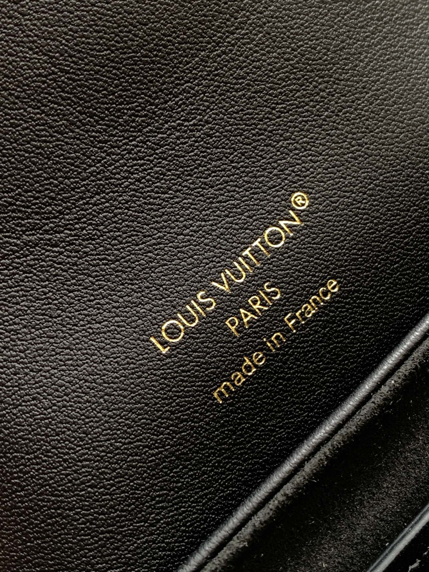 LV COUSSIN BACKPACK CRAFTED FROM 20 IN BLACK MONOGRAM CALFSKIN