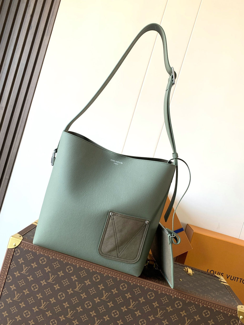 LV 26S VERSO HOBO BAG 33 IN PASTEL GREEN CALFSKIN