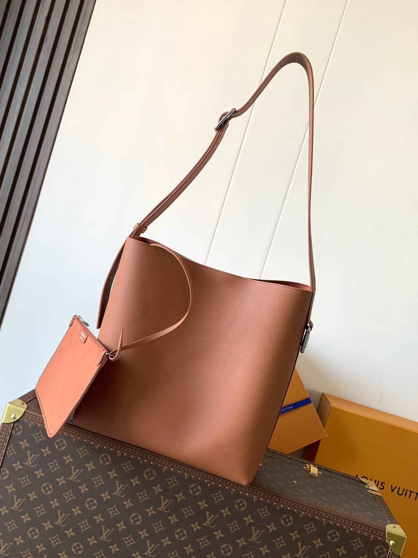 LV 26S VERSO HOBO BAG 33 IN BURNT ORANGE CALFSKIN