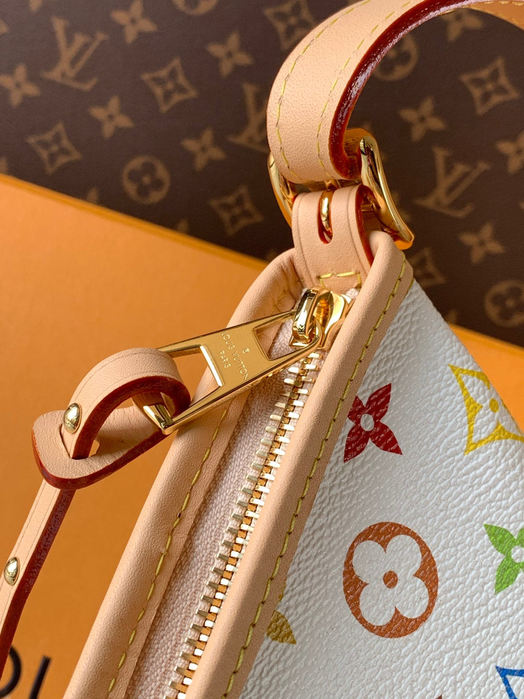 LV 26S CARRYALL EAST WEST BAG 36 IN WHITE CANVAS FABRIC