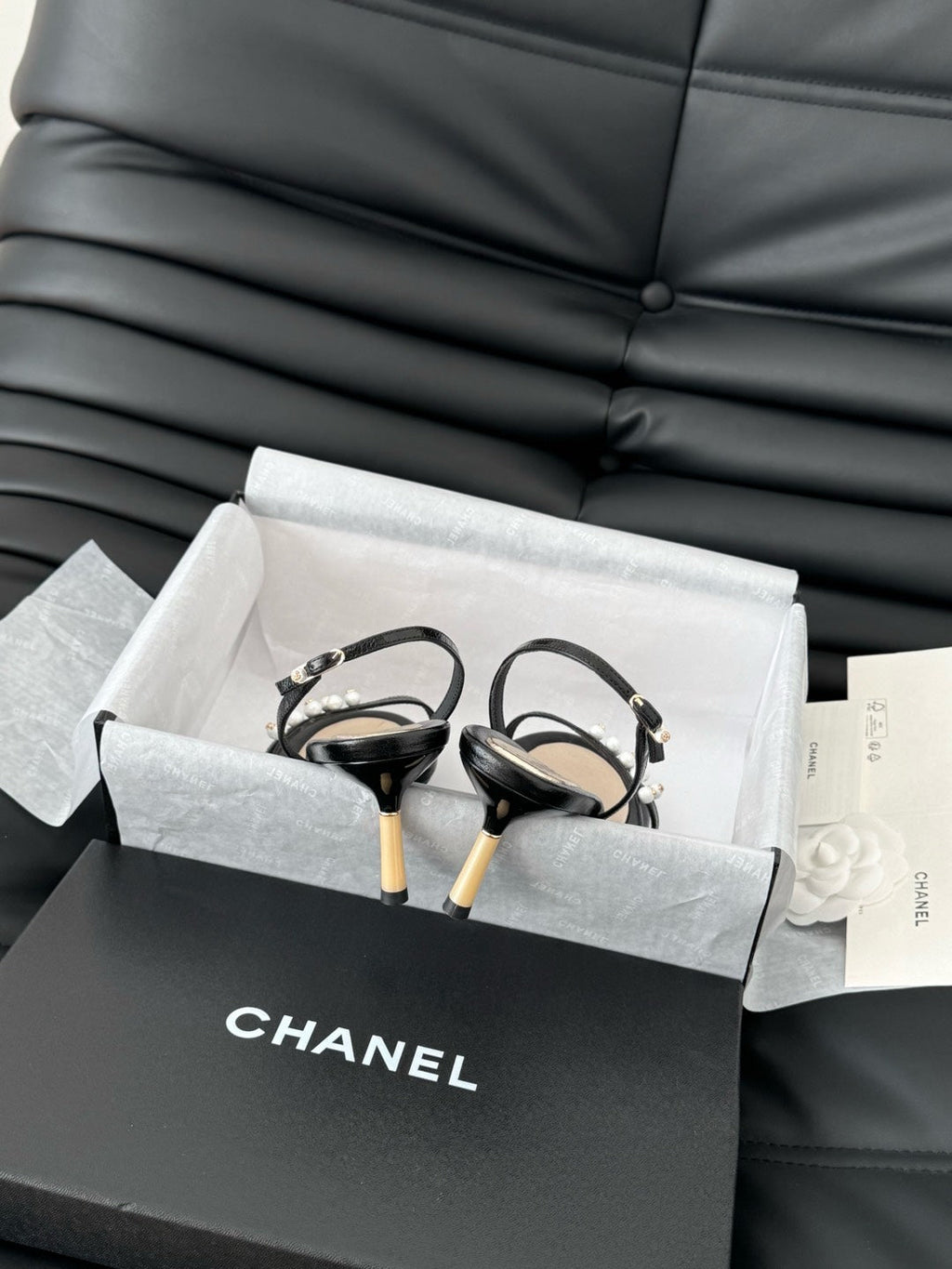 PEARL SANDAL IN BLACK AND GOLD LAMBSKIN 75 MM