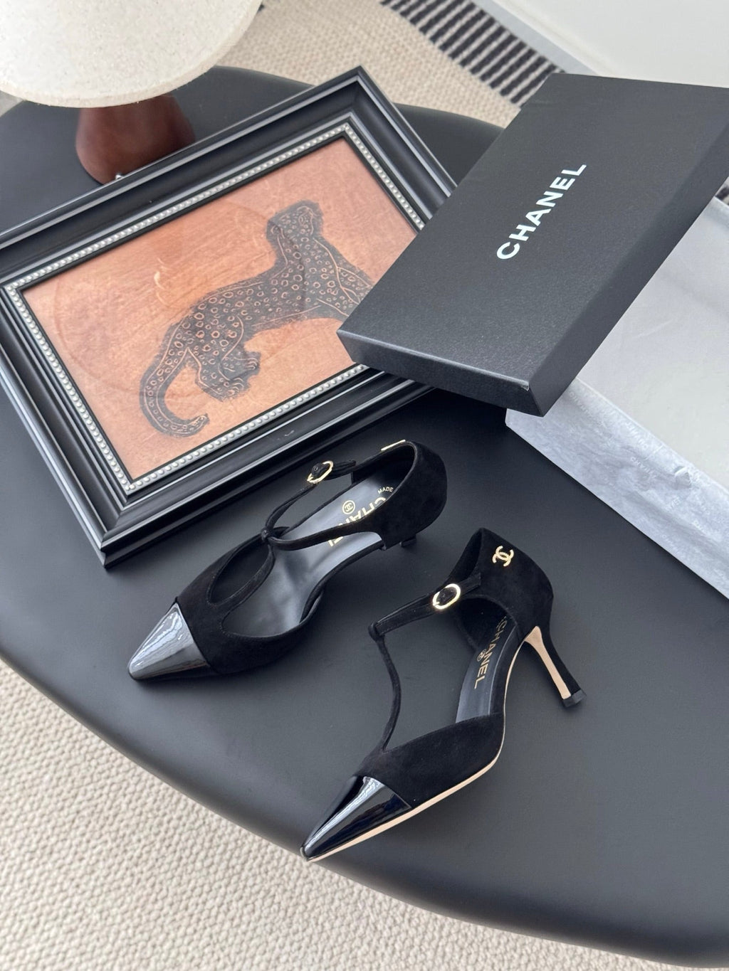 HIGH HEELS WAIST CUTTING IN BLACK SUEDE MIX GLOSSY