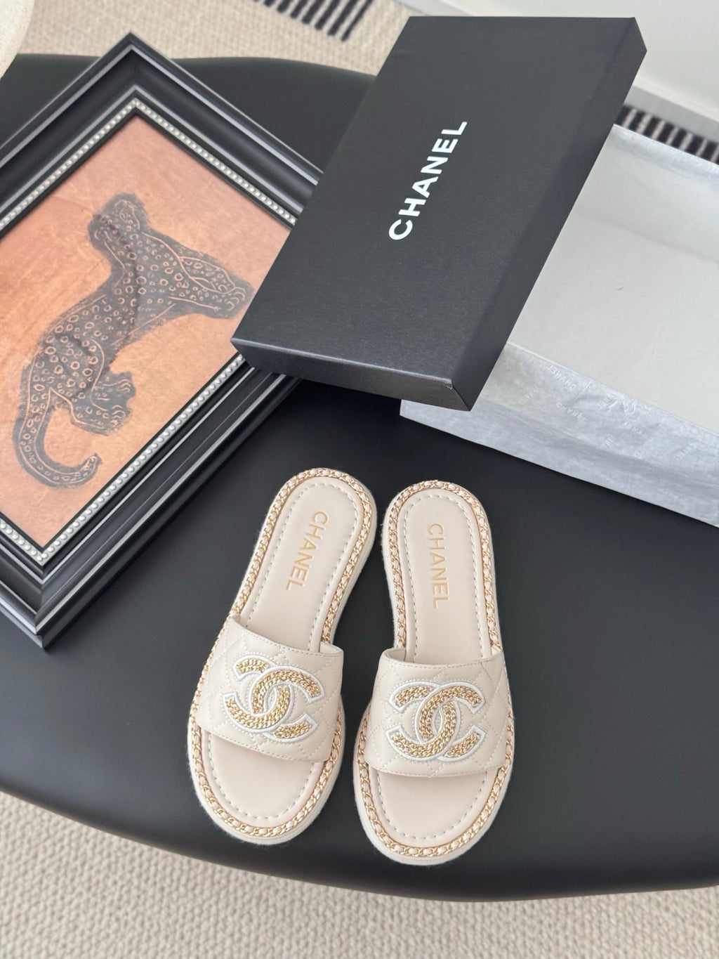 SLIPPER IN LIGHT BEIGE CALFSKIN MIX CHAIN BASE