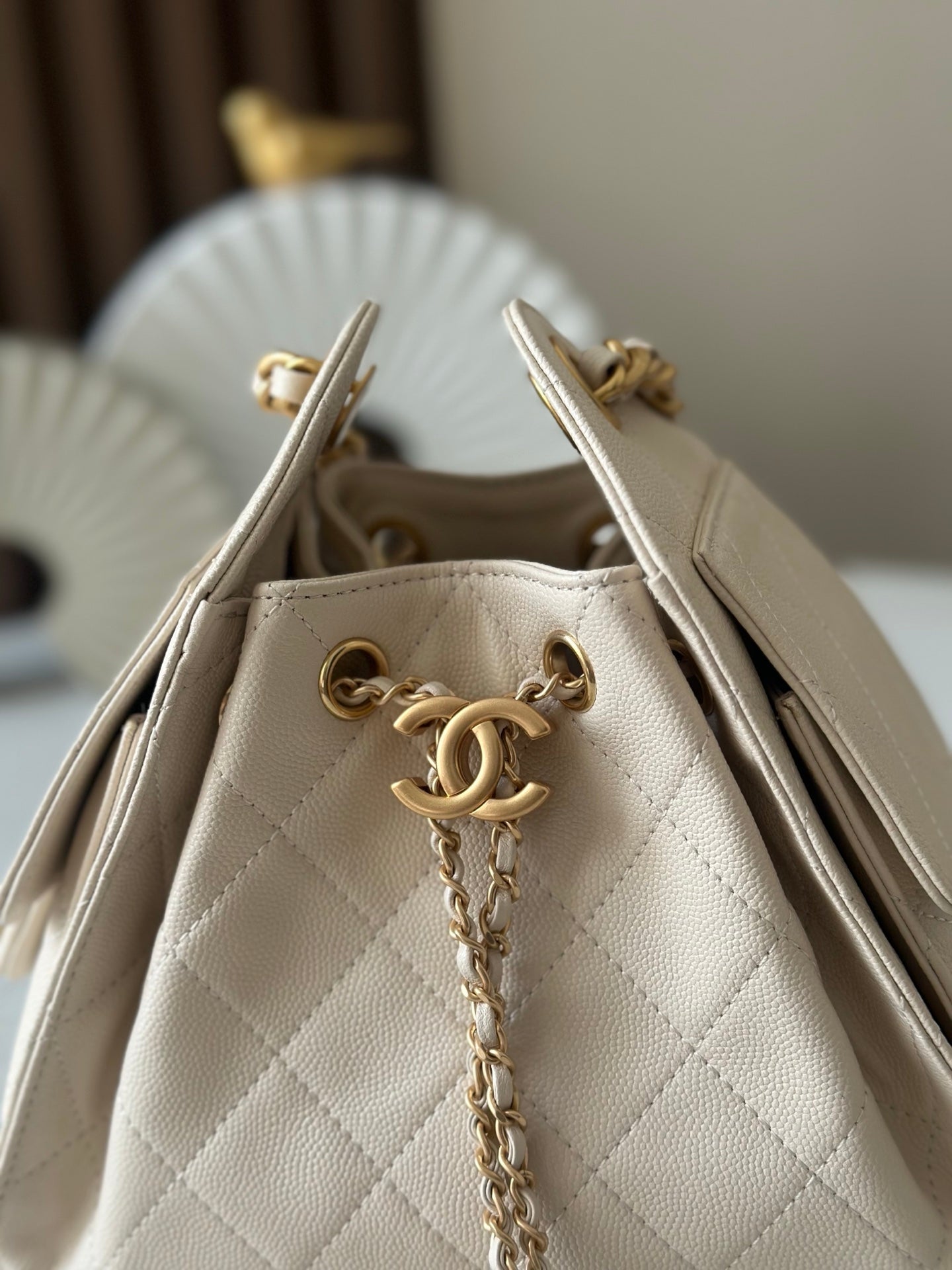 CHANEL 25S HOBO BAG 22 IN CREAM WHITE CALFSKIN GOLD HARDWARE