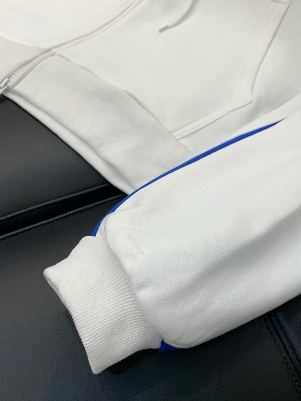 BALENCIAGA 26S LONG SLEEVE SWEAT JACKET 110