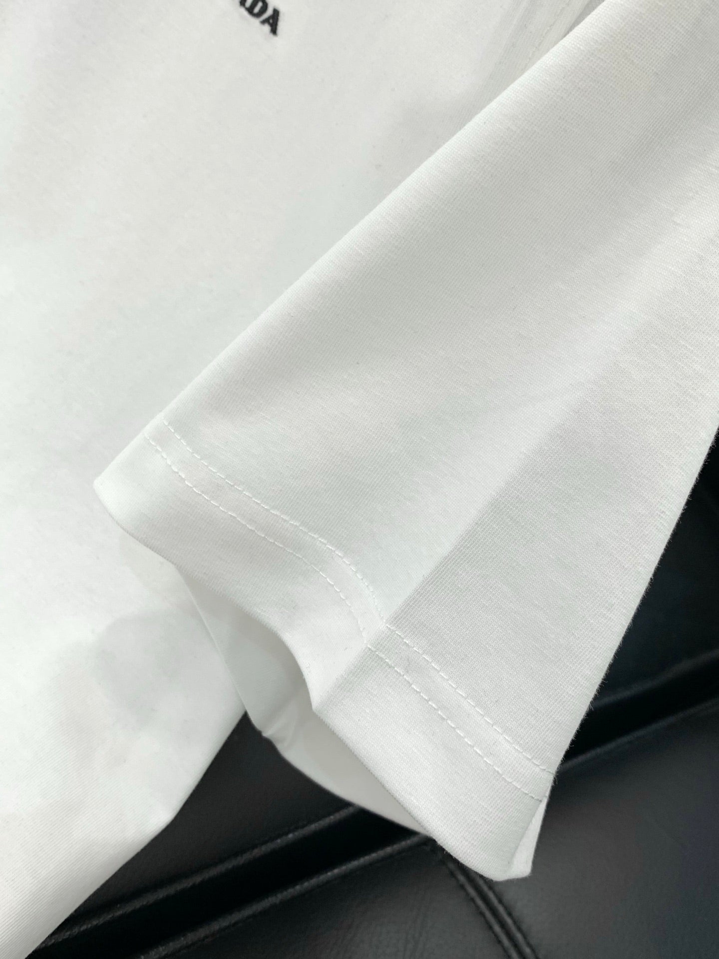 PRADA 26S T-SHIRT STYLE 825