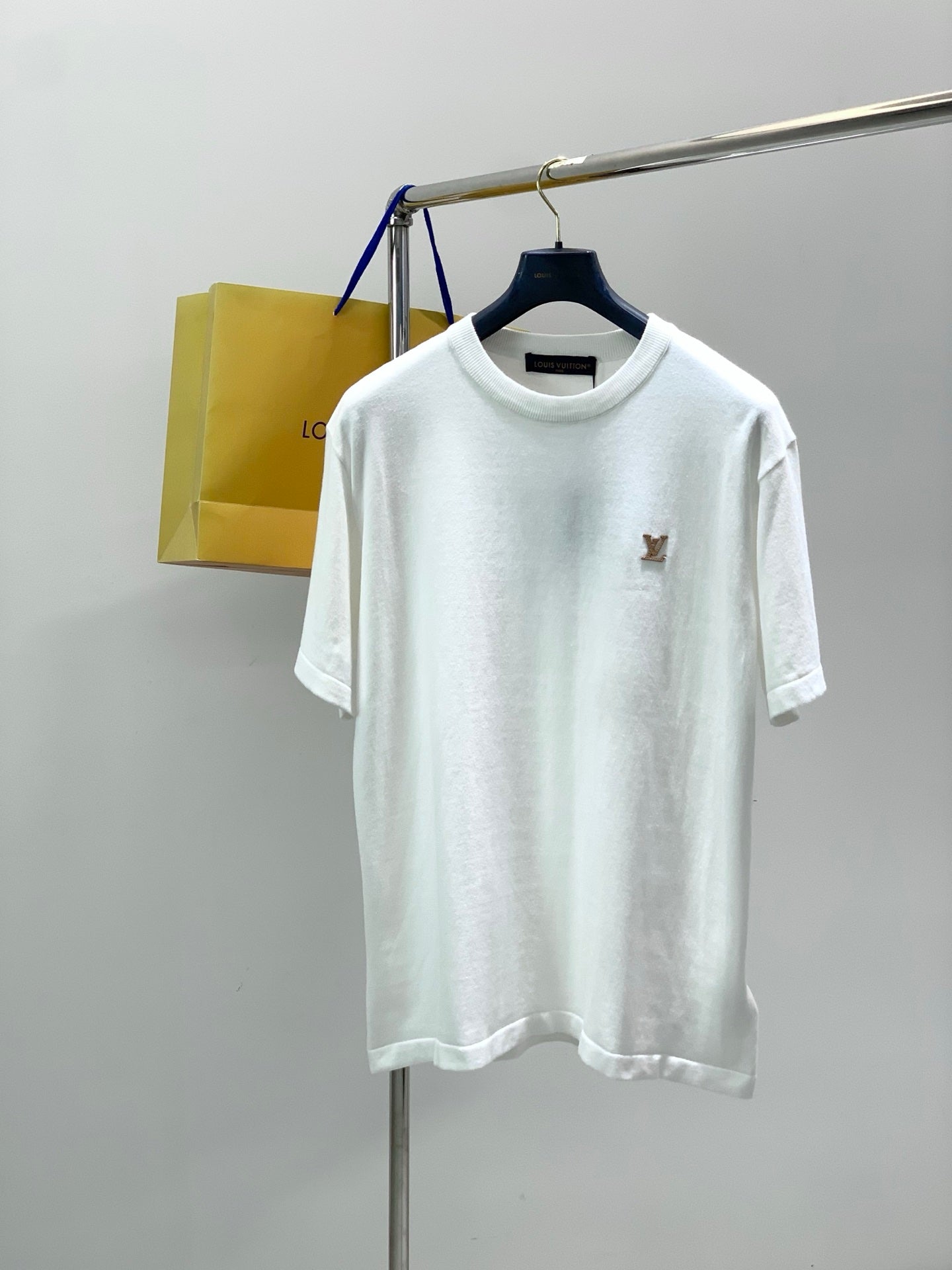 LV 26S T-SHIRT STYLE 210