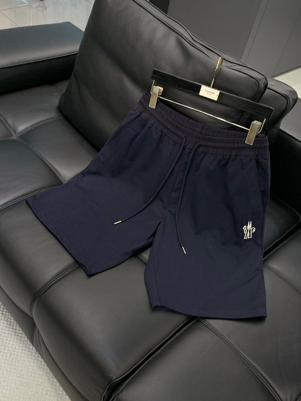 MONCLER 26S SHORTS 591