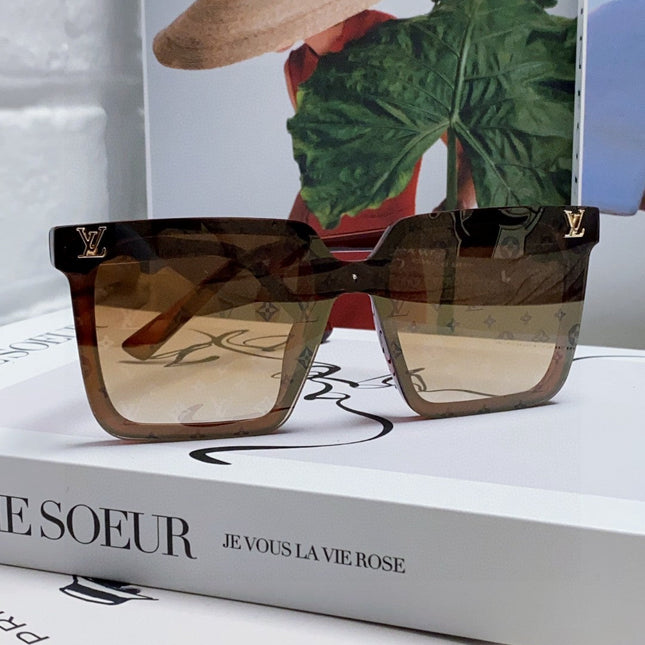 SQUARE SUNGLASS 581367 IN BROWN ACETATE MONOGRAM MASK ON LENS