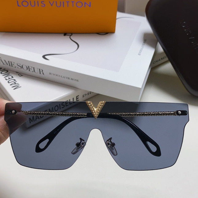 SQUARE SUNGLASS 581372 IN GOLD METAL GREY LENSES