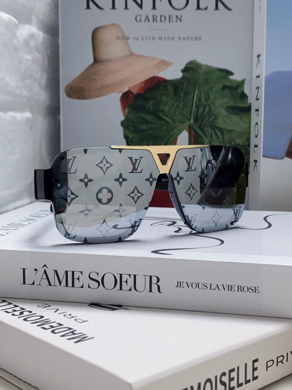 EVIDENCE SUNGLASSES 574717 IN BLACK ACETATE MONOGRAM ON LENS