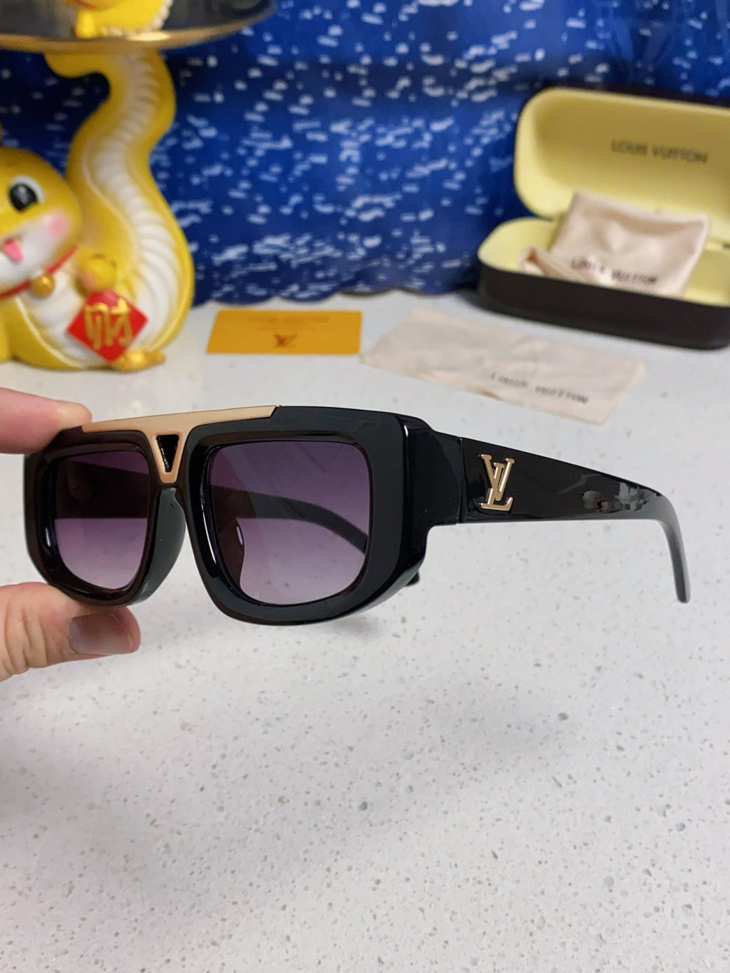 CLASH PILOT SUNGLASSES 567480 IN BLACK ACTETE GOLD METAL
