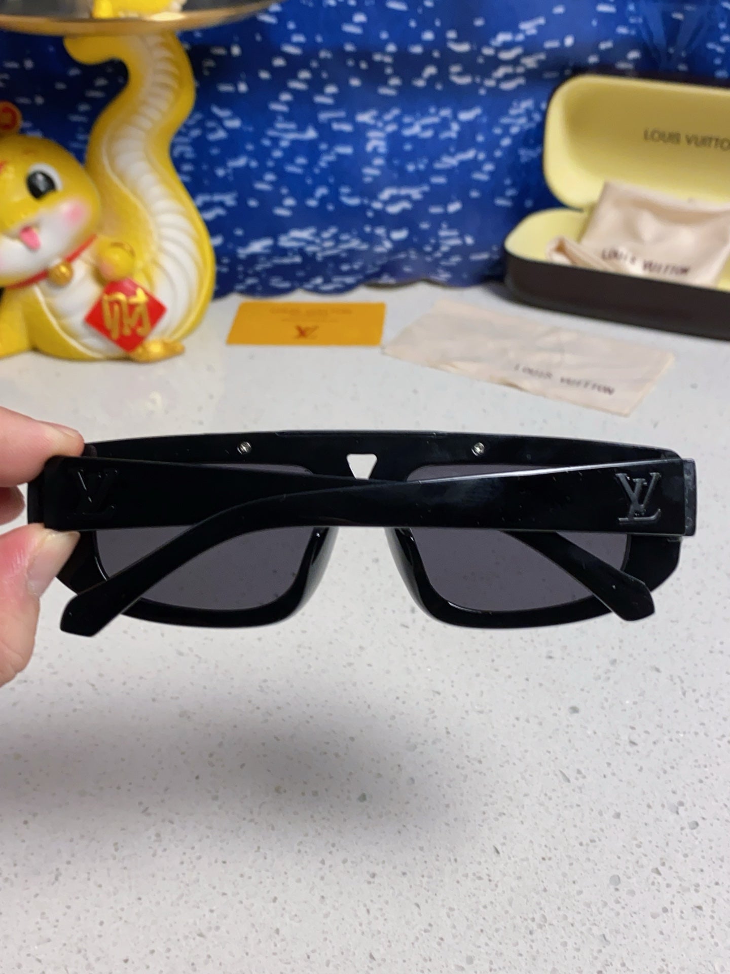 CLASH PILOT SUNGLASSES 567481 IN BLACK ACTETE