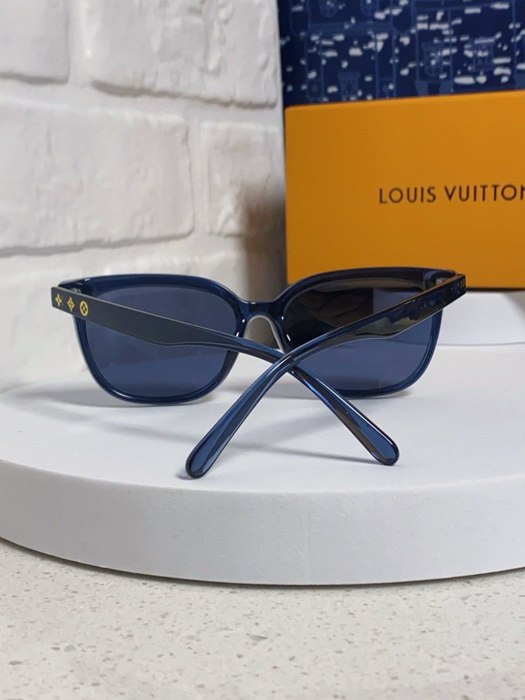 CAT EYE SUNGLASSES 571650 IN BLUE CLEAR ACETATE