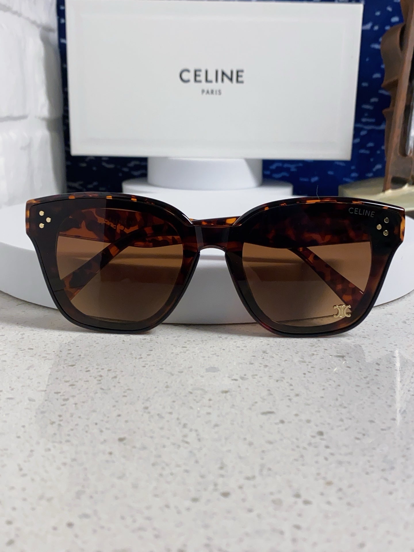 SQUARE SUNGLASS 575844 IN HAVANA ACETATE