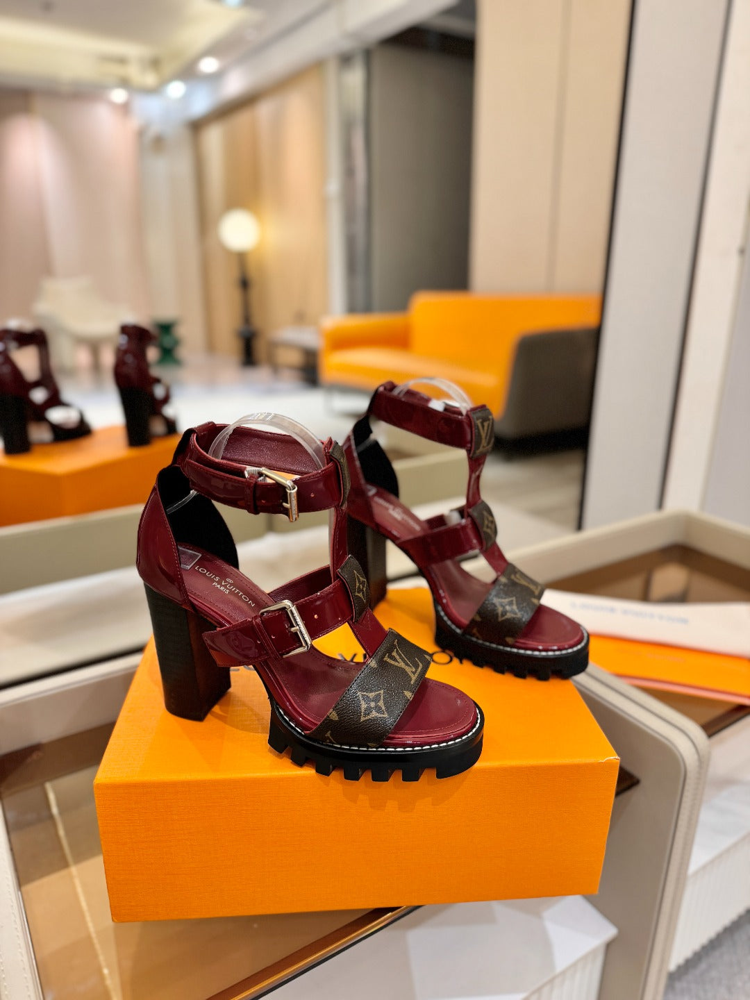 LV 26S STAR TRAIL HEELS 100 MM IN DARK RED AND BROWN CALFSKIN