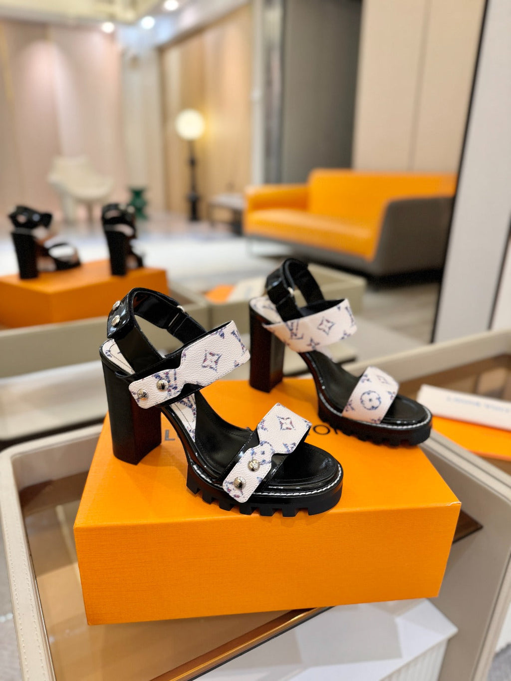 LV 26S HIGH HEEL SANDALS 100 MM IN CREAM WHITE AND BLACK CALFSKIN