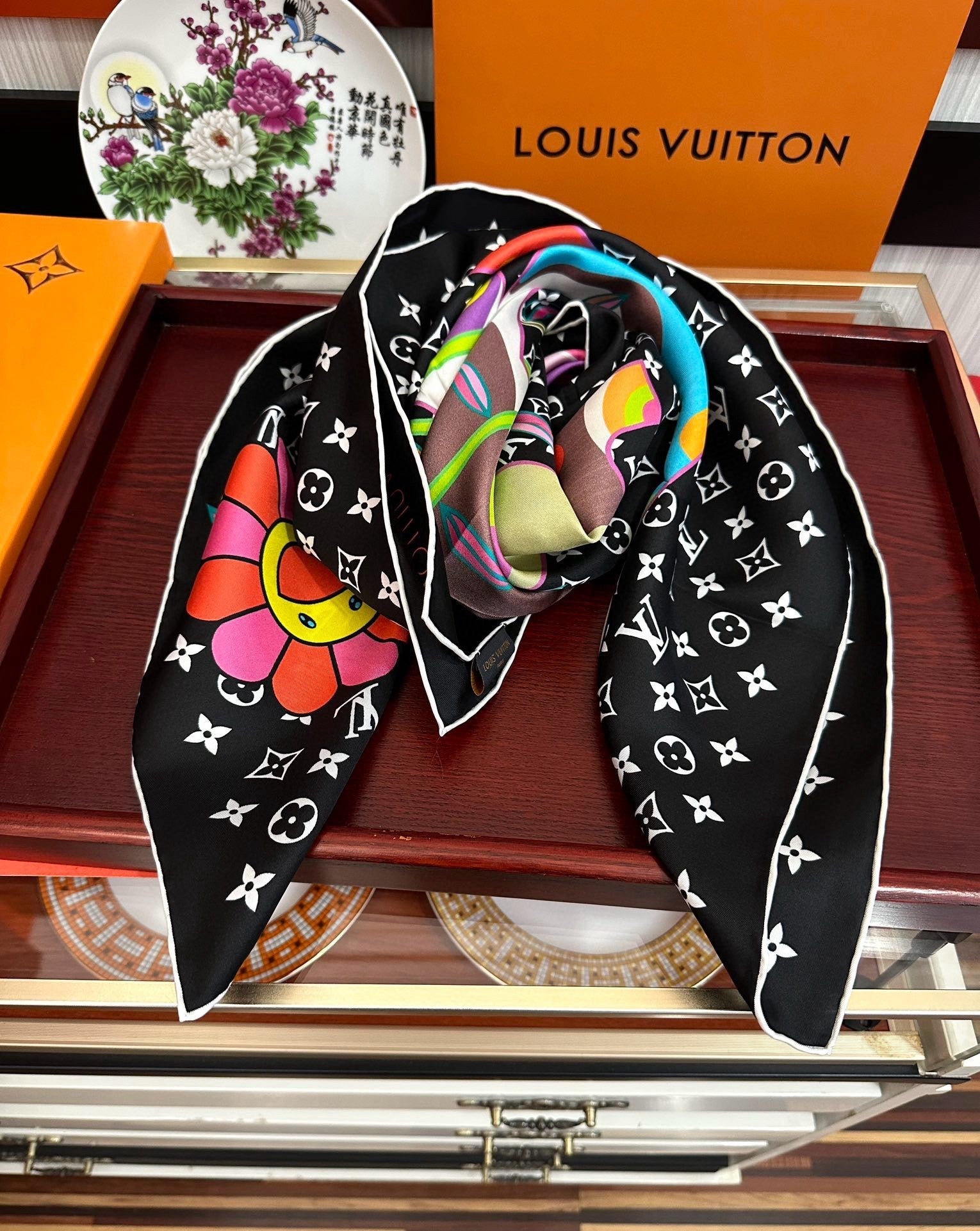 LV SCARF 90 CM IN SILK 10