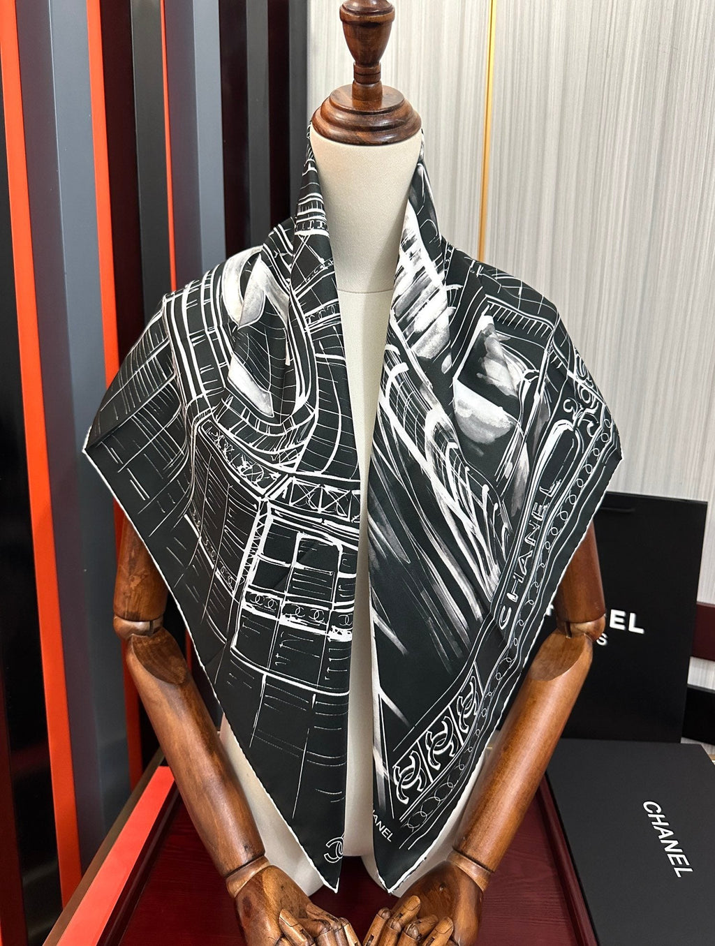 CHANEL 26S SCARF 90 IN SILK 309999