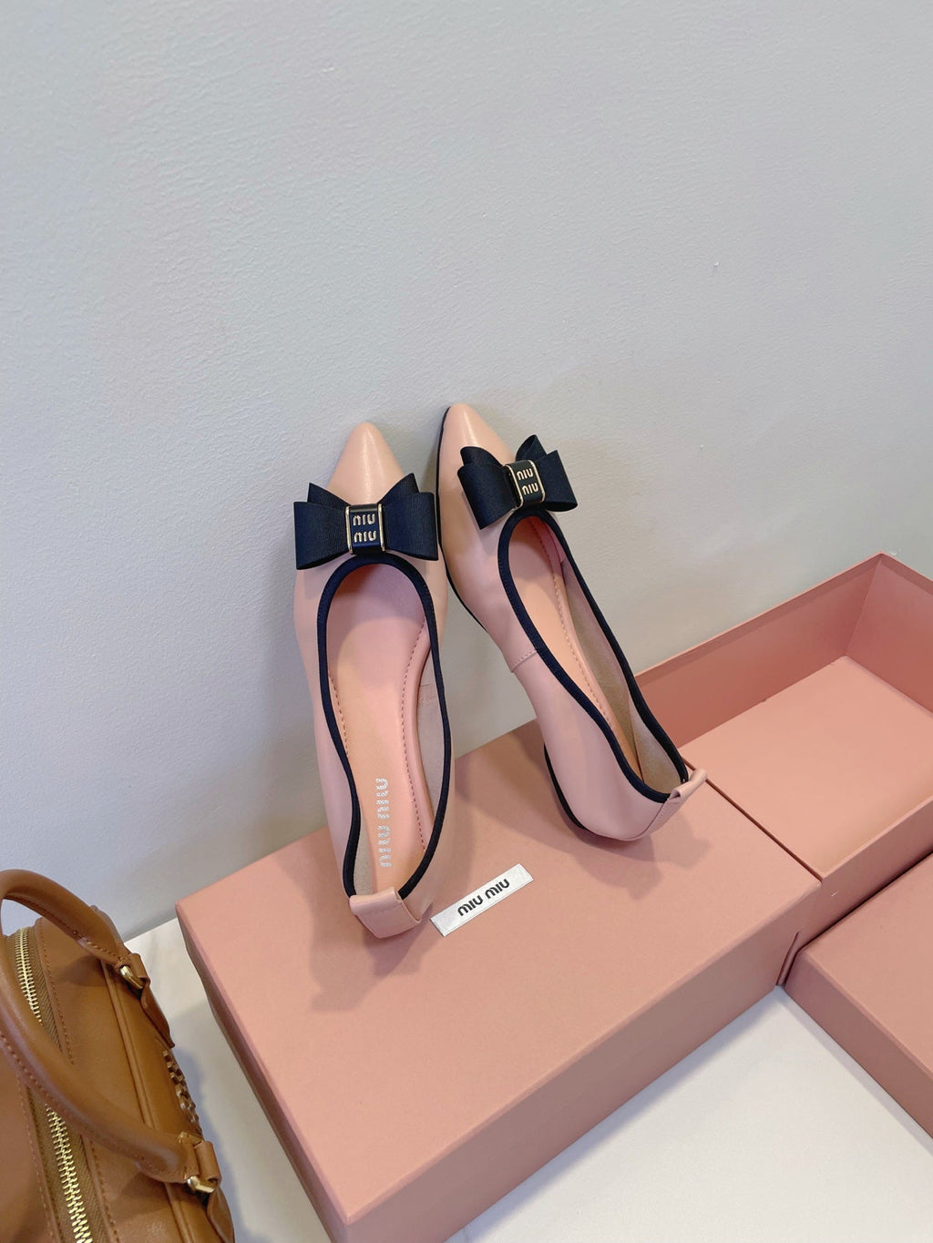 MIUMIU 26S BALLET FLATS IN LIGHT PINK CALFSKIN WITH BOW