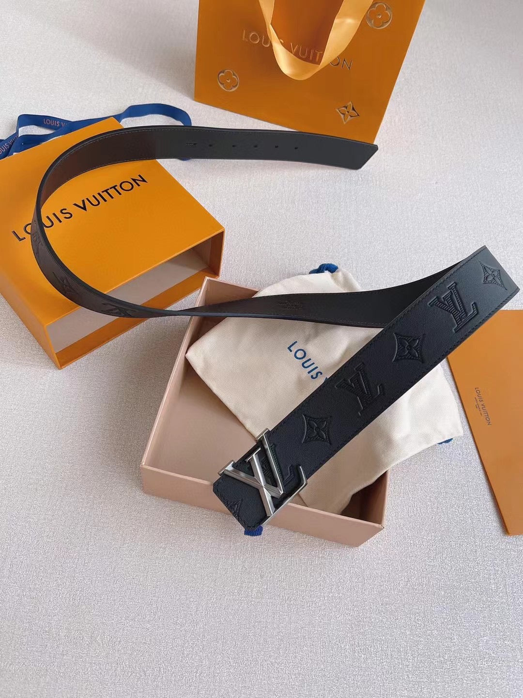 LV 25S BELT 40 MM IN BLACK CALFSKIN 593215