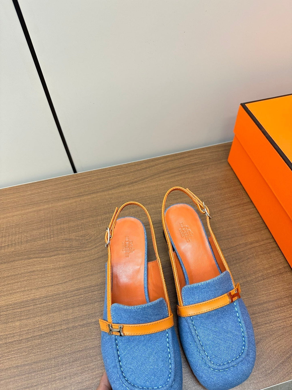 Infinie 50 pump azure blue