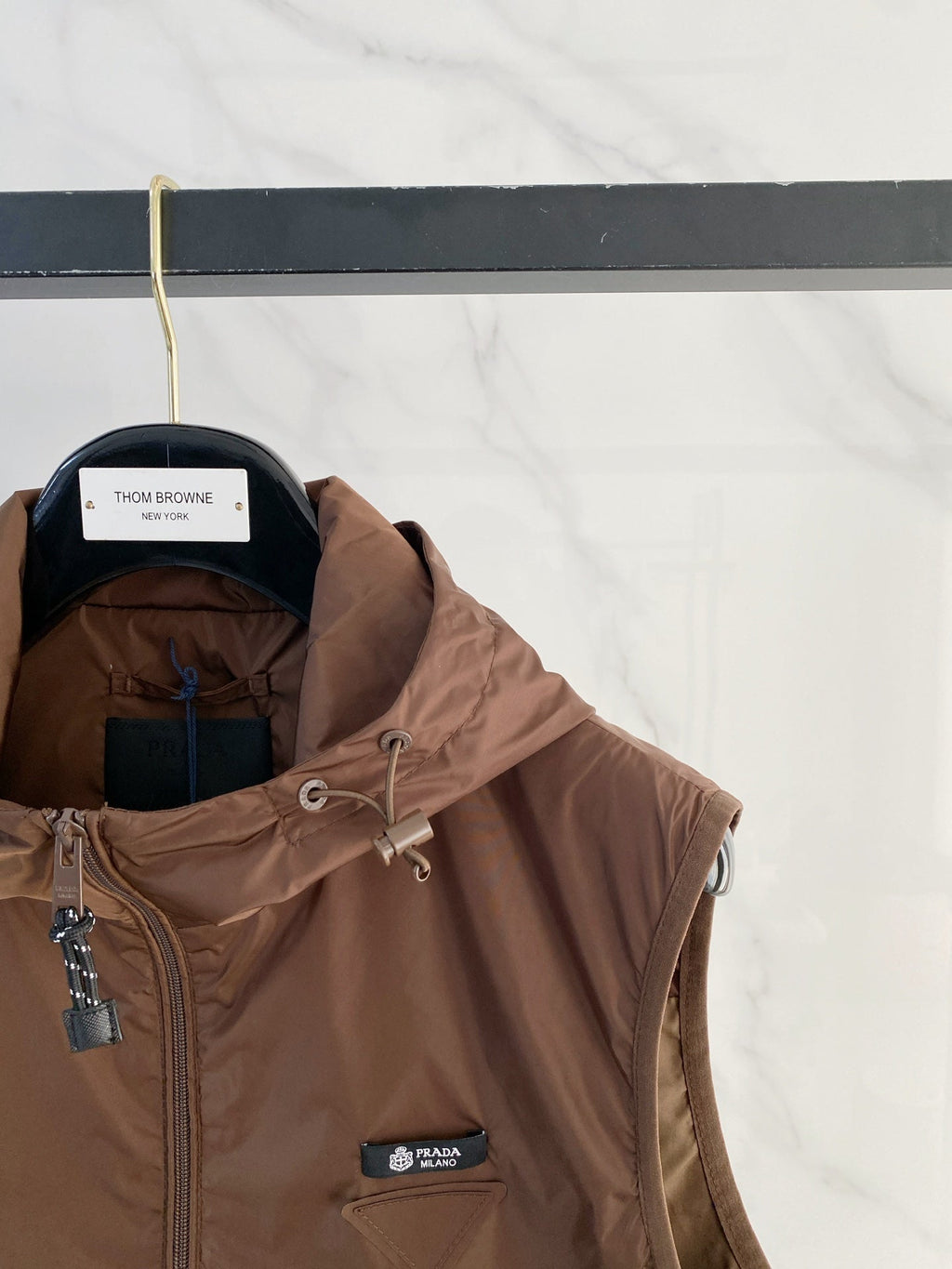 PRADA 26S SLEEVELESS HOODED JACKET 785
