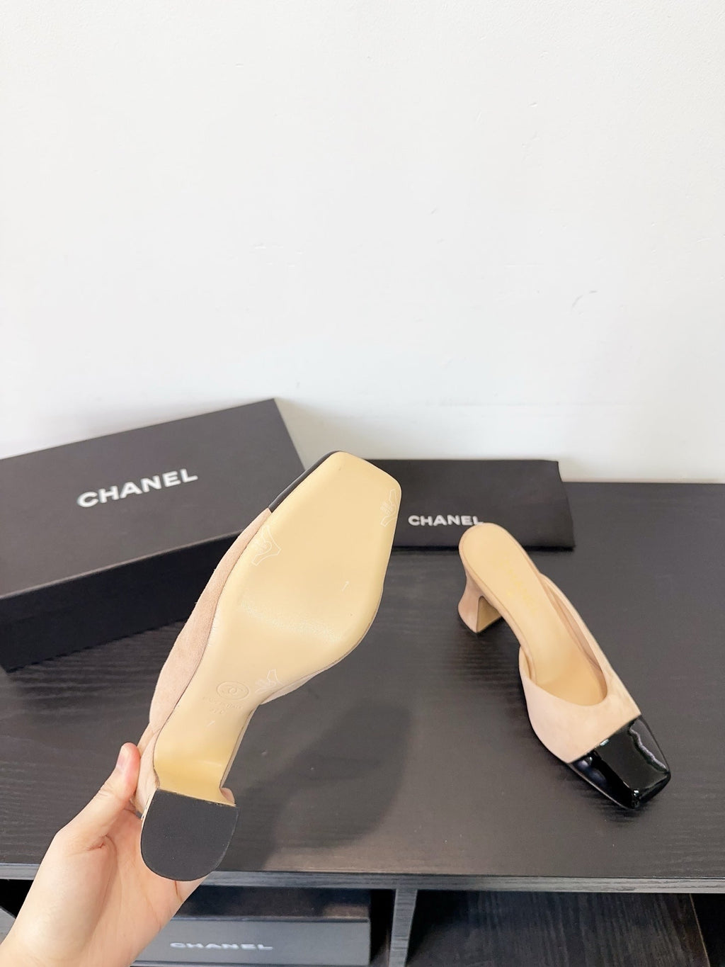 CHANEL MULES IN BLACK AND BEIGE SUEDE